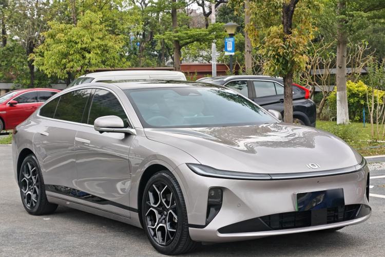 Used CHANGAN NEVO A07 2024 All-Electric "True Fragrance" Edition 710 Flagship Model Exterior 2