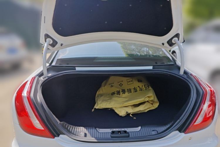 Used Jaguar XJ 2016 XJL 3.0 SC Two-Wheel-Drive Elegant Business Edition Trunk