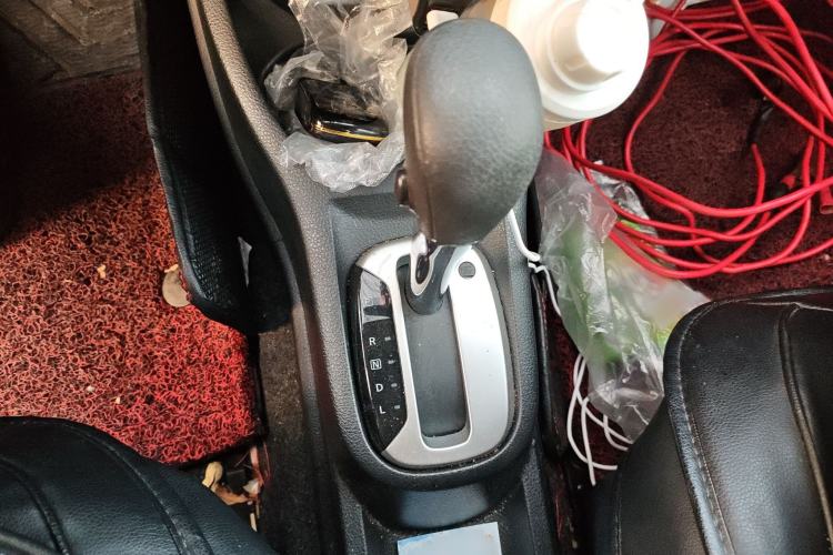 Used Nissan Livina 2015 1.6XE CVT Comfort Edition Gear Lever