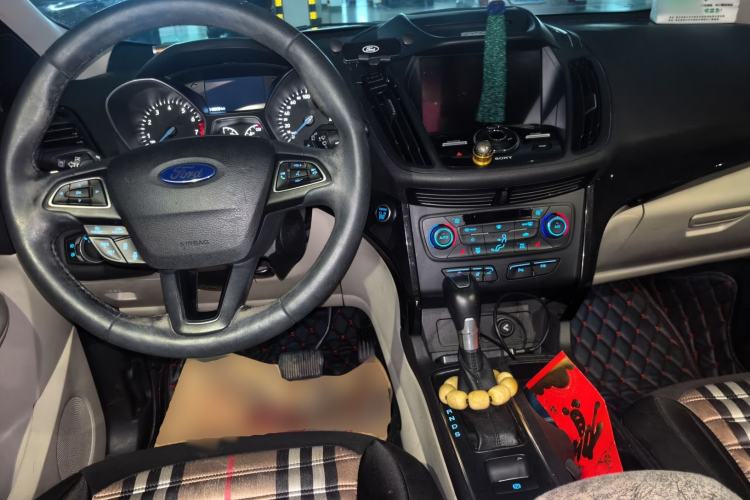 Used Ford Kuga 2017 EcoBoost 245 Four-Wheel Drive Titanium Edition Center Console