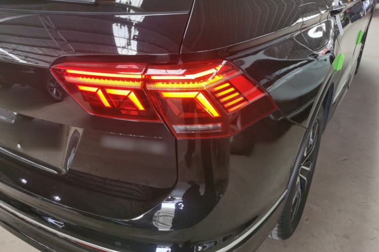 Used Volkswagen Tiguan L 2022 330TSI Automatic Two-Wheel Drive R-Line Enhanced Edition Right Rear Taillight