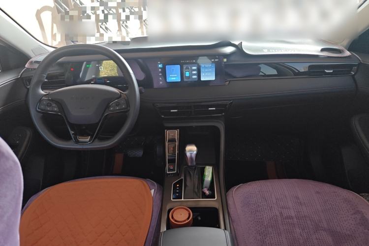 Used Roewe i5 2023 1.5L CVT Luxury Edition Center Console