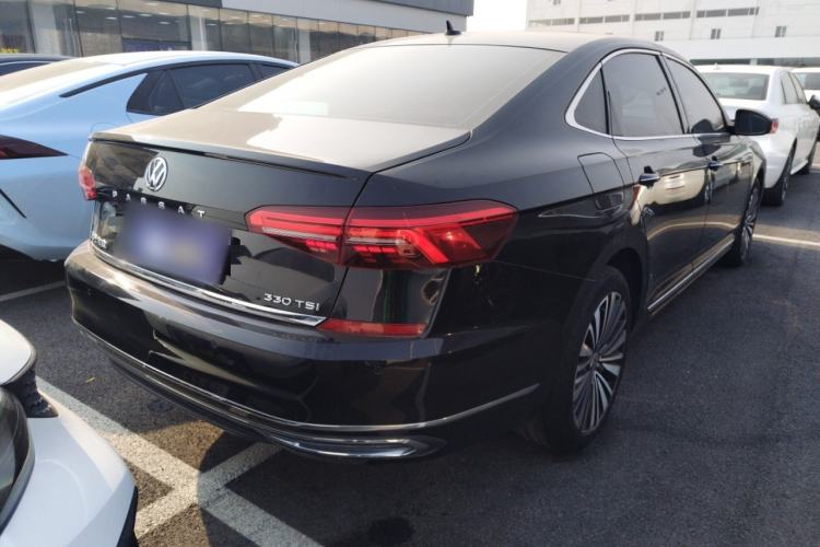 Used Volkswagen Passat 2019 330TSI Luxury Edition China VI Standard
