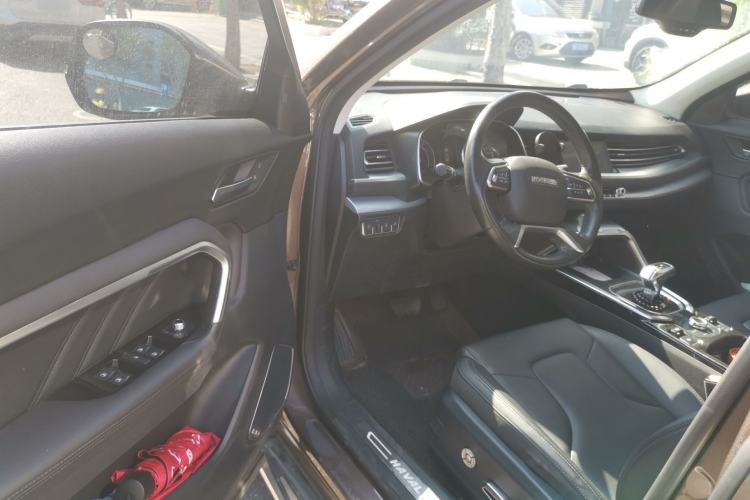 Used Haval H6 2017 Red Label 2.0T Automatic Two-Wheel Drive ZhiShang Model