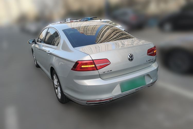 Used Volkswagen Magotan 2017 330TSI DSG Luxury Model Rear Left 45 Deg