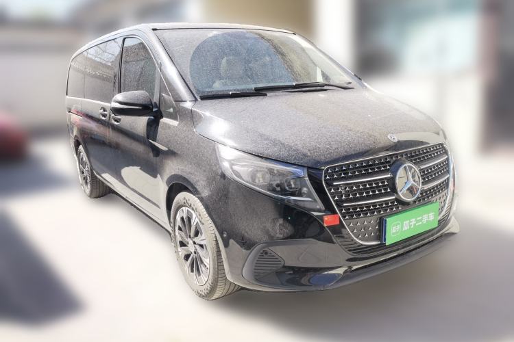 Used Mercedes-Benz V-Class 2024 V 300 Pilot Edition Front Right 45 Deg