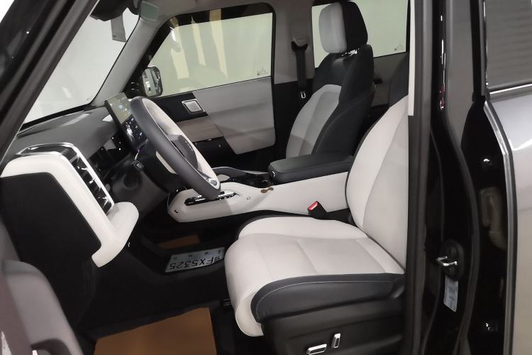 Used iCAR 03 2024 501km Four-wheel Drive Long-Range Advanced Version