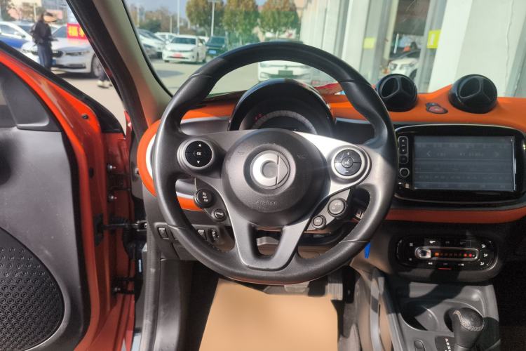 Used smart forfour 2016 1.0L 52 kW Passion Edition
