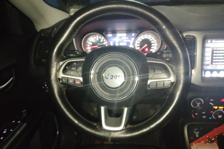 Used Jeep Compass 2017 200T Automatic Family Edition
