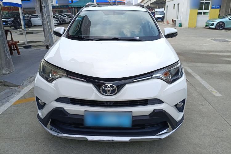 Used Toyota RAV4 2016 2.0L CVT Two-Wheel Drive Fashion Edition China V Standard
