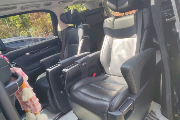 Used Toyota Vellfire 2021 Crown Dual-Engine 2.5L HV Luxury Edition Left Rear Seat