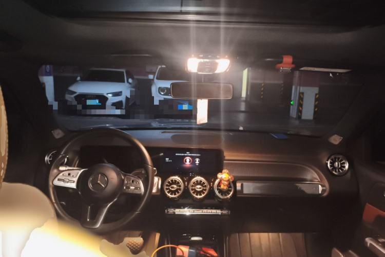 Used Mercedes-Benz GLB 2021 GLB 200 Fashion Model Center Console