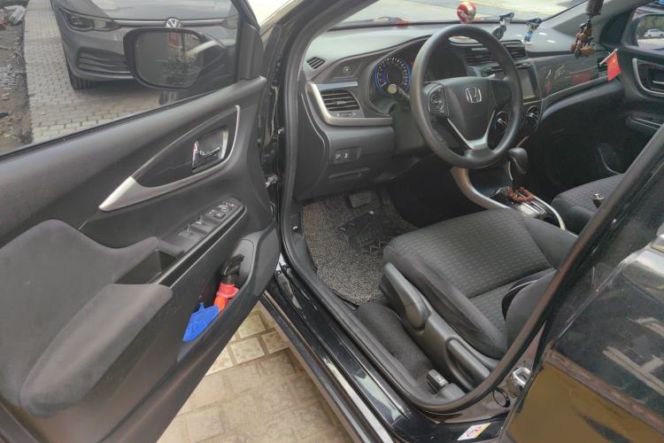 Used Honda Crider 2015 1.8L automatic luxury edition