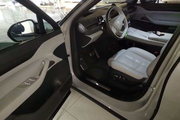 Used Nio ES8 2023 75 kWh Executive Edition
