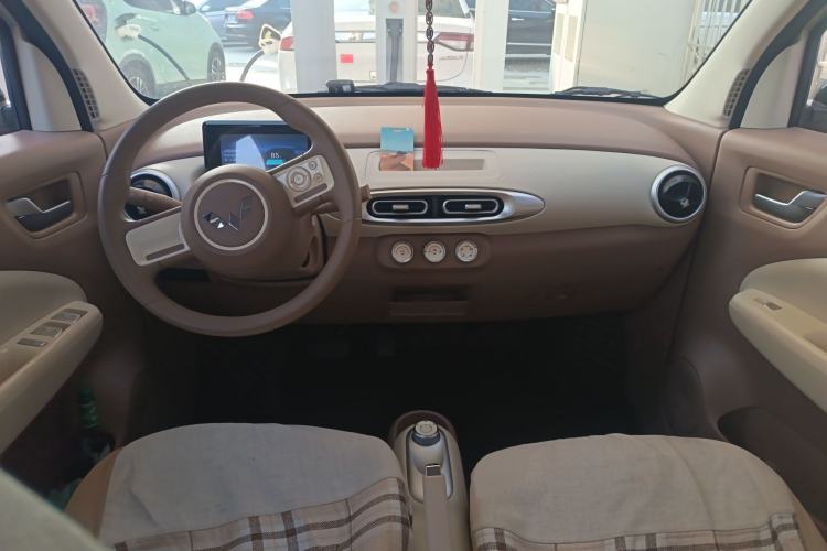 Used Wuling Hongguang MINIEV 2025 Four-Door Version Advanced Edition Center Console