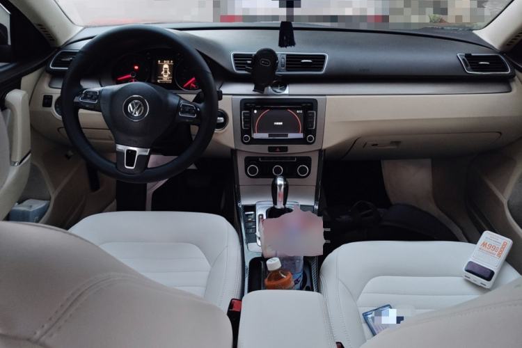 Used Volkswagen Magotan 2011 1.8TSI DSG Comfort Model Center Console