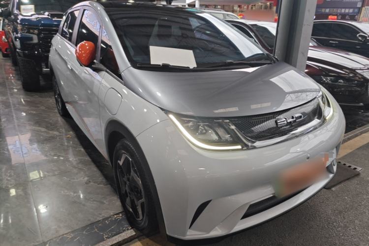 Used BYD Dolphin 2021 405 km Fashion Edition Front Right 45 Deg