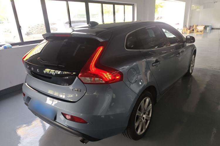 Used Volvo V40 2018 T3 Zhiya Edition Rear Right 45 Deg