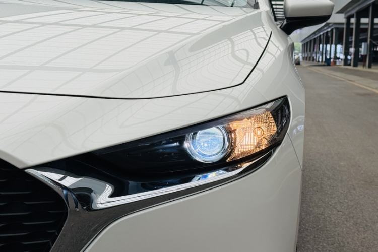 Used Mazda 3 Axela 2023 2.0L Automatic Zhiqing Edition Exterior 6