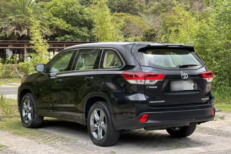 Used Toyota Highlander 2018 2.0T Four-Wheel Drive Luxury Version 7 Seats China VI Standard
