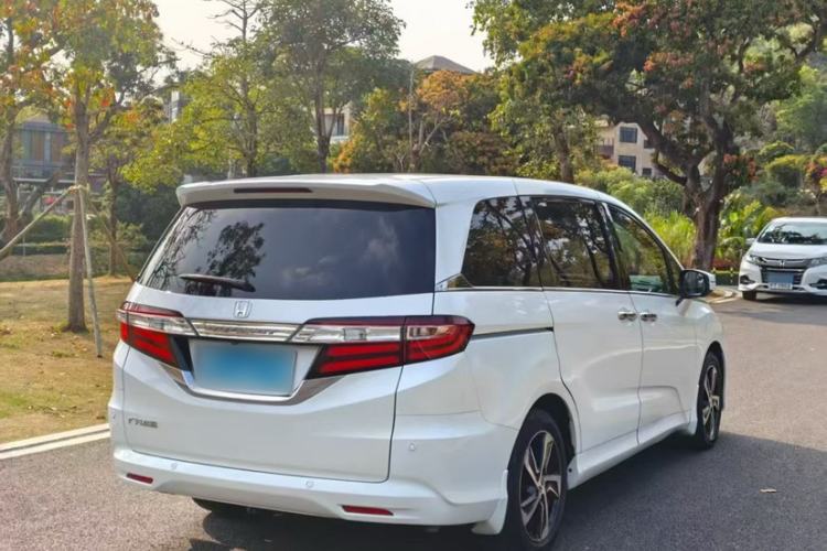 Used Honda Odyssey 2015 Updated Version 2.4L Smart Edition Exterior 4