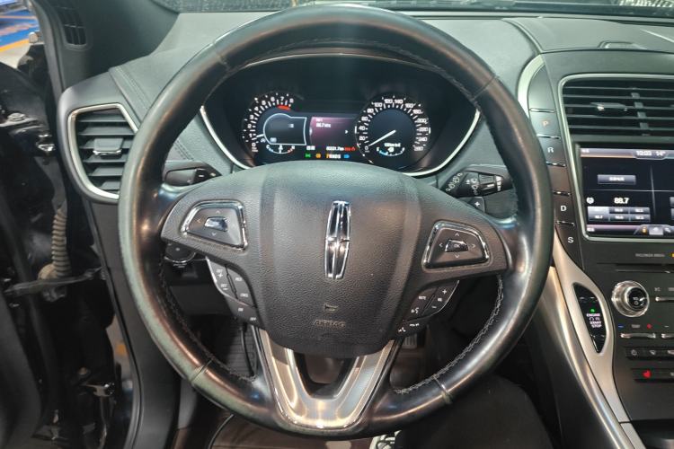 Used Lincoln MKX 2015 2.0T Two-Wheel Drive Deluxe Edition
