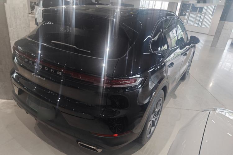 Used Porsche Cayenne E-Hybrid 2024 Cayenne E-Hybrid 2.0T Rear Right 45 Deg