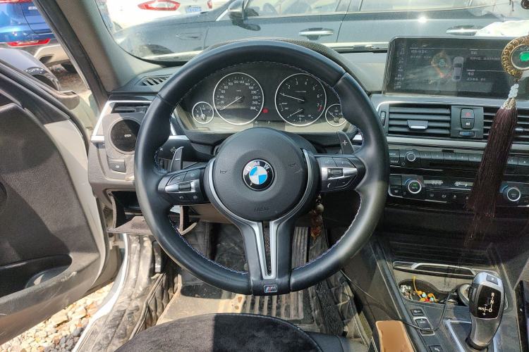 Used BMW 3 Series 2016 320Li Ambition Model
