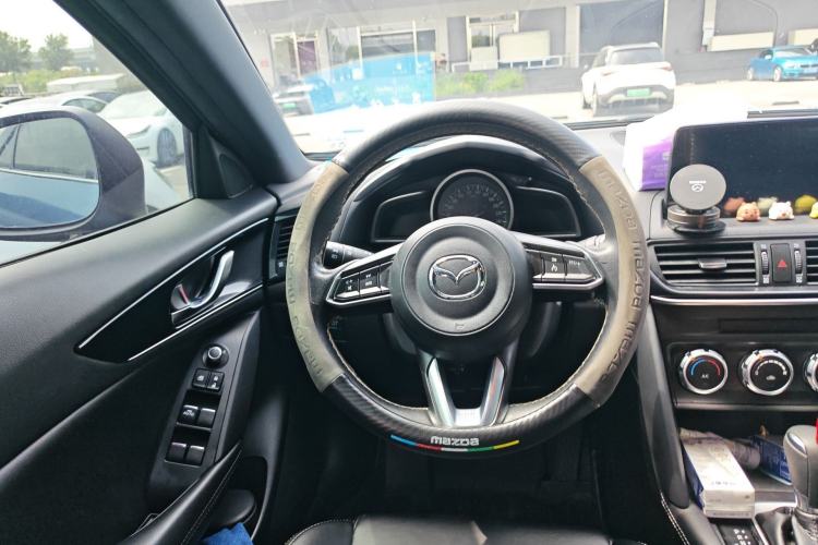 Used Mazda CX-4 2020 2.0L Automatic Two-Wheel Drive Blue Sky Dynamic Edition Steering Wheel