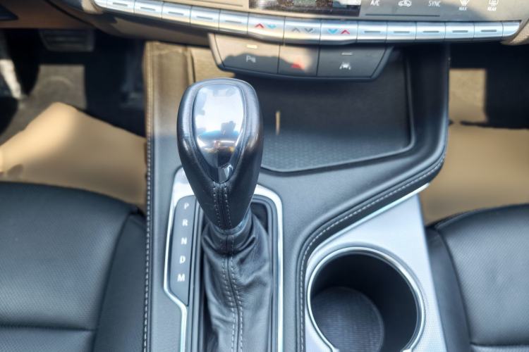 Used Cadillac CT4 2023 25T Luxury Model Interior 8