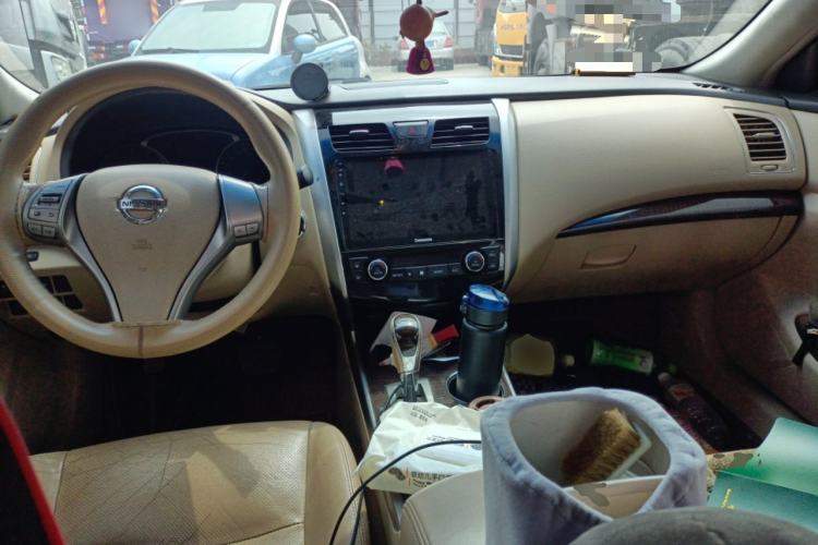 Used Nissan Teana 2013 2.0L XL Comfort Edition Center Console