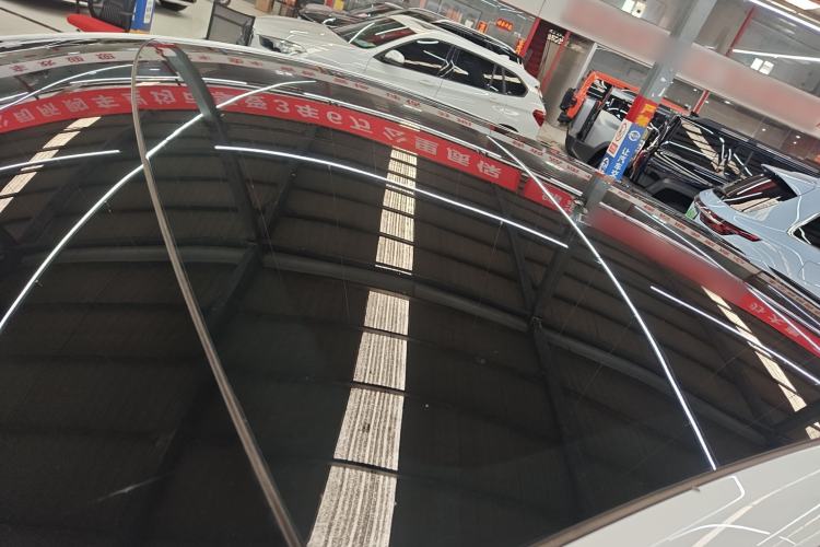 Used Tesla Model Y 2022 Rear-Wheel-Drive Version Roof