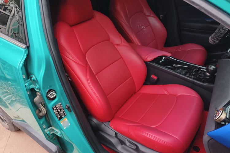 Used Toyota C-HR 2018 2.0L Luxury Sunroof Version China VI Standard