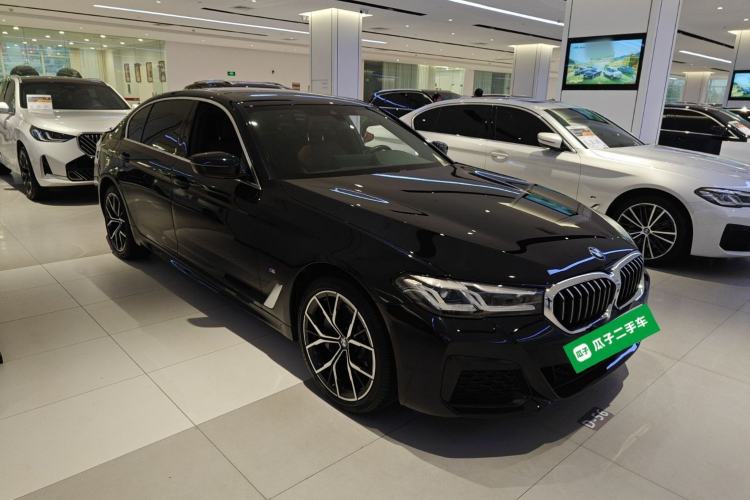 Used BMW 5 Series 2022 Second Facelift 530Li Luxury Version M Sport Package Front Right 45 Deg