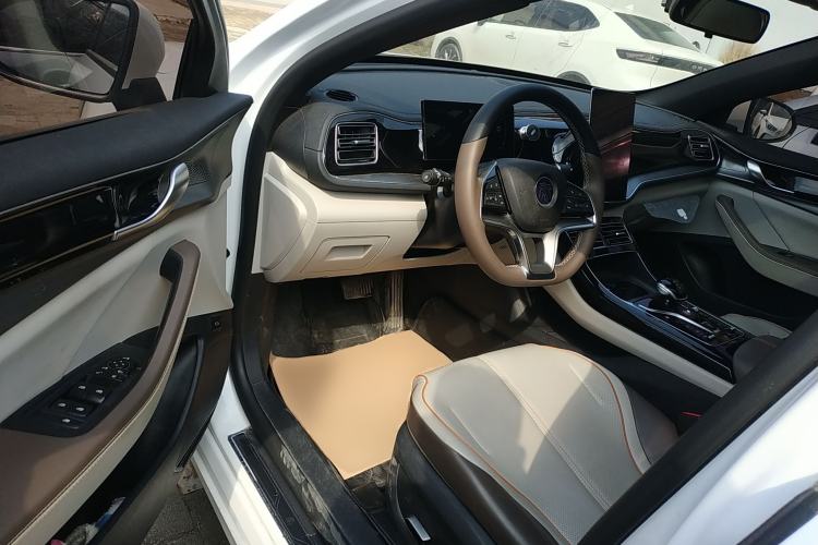 Used BYD Qin PLUS 2024 Honor Edition EV 510KM Beyond Model