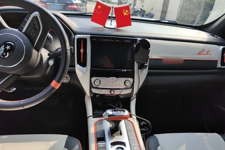 Used Great Wall Poer 2022 2.0T Black Bullet Special Edition GW4C20B Center Console