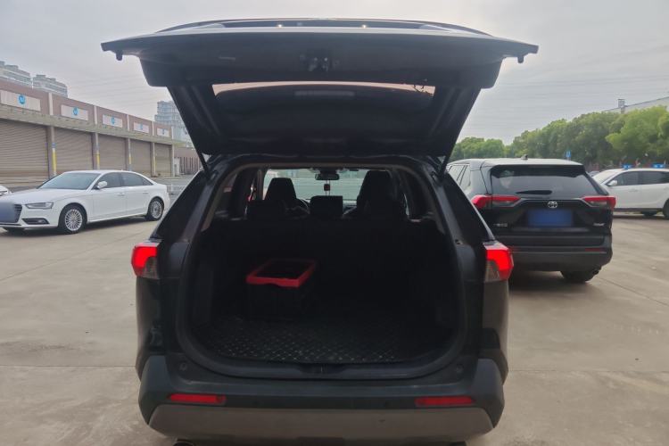 Used Toyota RAV4 2021 2.0L CVT Two-Wheel Drive Fashion Edition
