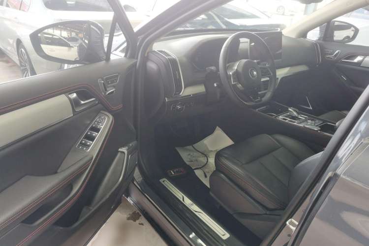 Used BYD Tang New Energy 2018 DM 2.0T All-Wheel Drive Smart Connectivity Luxury Model 7 Seats China V Emission Standard