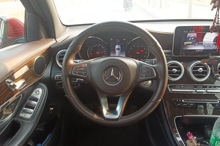 Used Mercedes-Benz GLC 2019 GLC 260 L 4MATIC Dynamic Model
