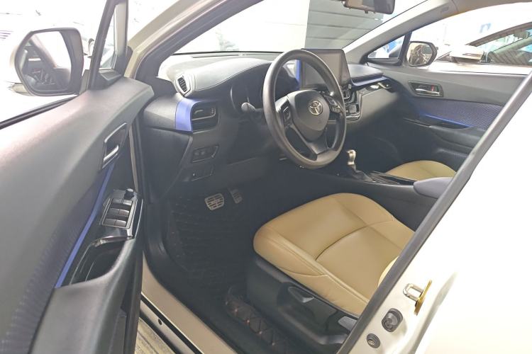 Used Toyota C-HR 2018 2.0L Leading Edition China V-standard Driver Seat