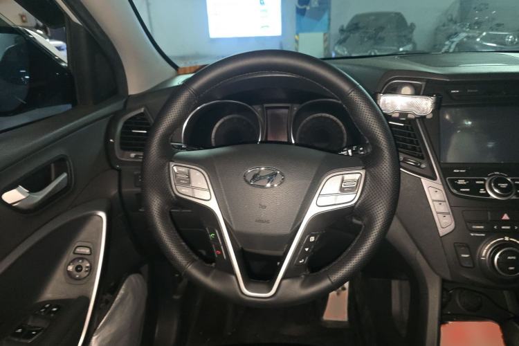 Used Hyundai Santa Fe 2013 Revised Version 2.4L Automatic All-Wheel Drive Smart Type