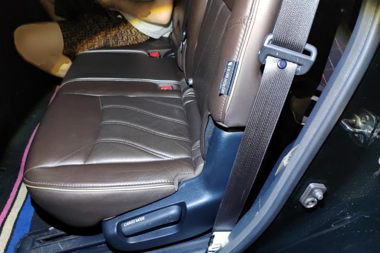 Used Infiniti QX60 2020 2.5 S/C Hybrid Two-Wheel-Drive Excellence Edition Left Rear Seat