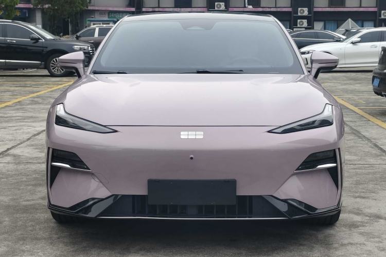 Used Geely Galaxy E8 2024 665 km Range Rear-Drive Starship Long-Range Version
