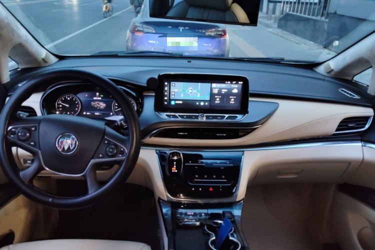 Used Buick GL8 2023 Facelifted Land Cruiser Executive Luxury Version