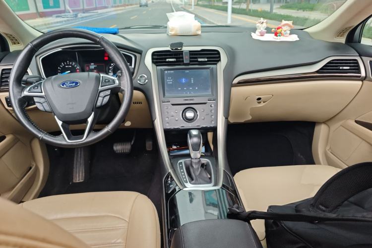 Used Ford Mondeo 2013 2.0L GTDi 200 Fashion Edition Center Console