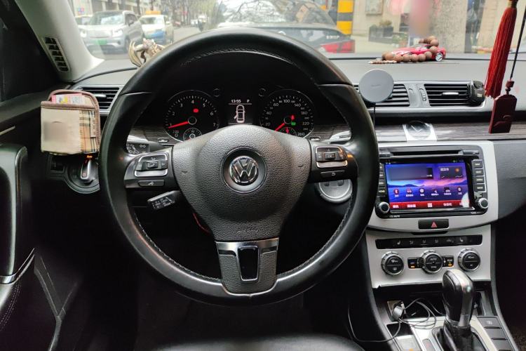 Used Volkswagen Magotan 2012 Facelift 2.0 TSI Prestige Model
