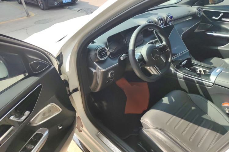 Used Mercedes-Benz C-Class 2024 Facelifted C-Class 260 L Night Edition Sports Version Driver Seat