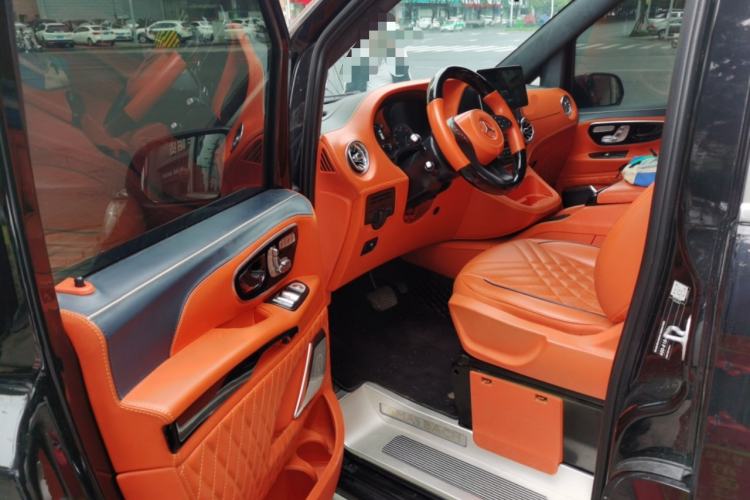 Used Mercedes-Benz Vito 2023 2.0T Elite Version 7 Seats Driver Seat