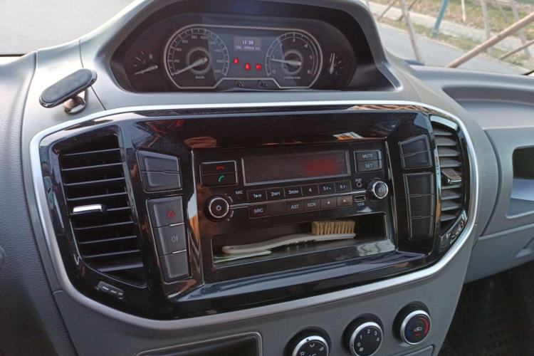 Used SAIC MAXUS Xintu V80 2019 2.5T Classic 6-Speed Manual Van Short Wheelbase Mid-Roof 6-Seater