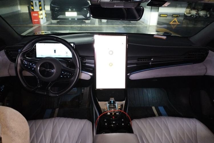 Used BYD Seal 2022 550 km Standard Range Rear-Wheel Drive Prestige Version Center Console